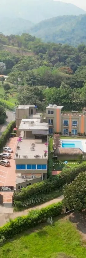Hotel Natural Hill's by H&R，位于比列塔的酒店