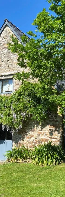 La Glycine，位于Landévant的酒店
