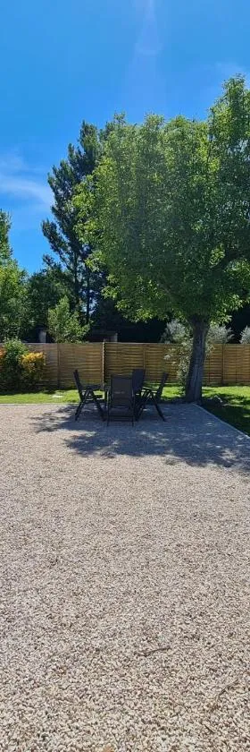 L'Ecrin des Alpilles，位于格拉沃松的酒店
