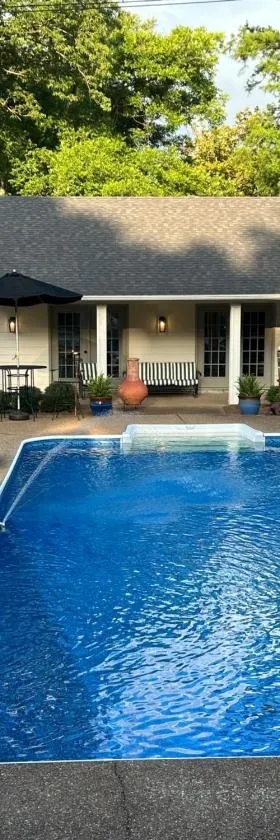 Pool House，位于克拉克斯代尔的酒店