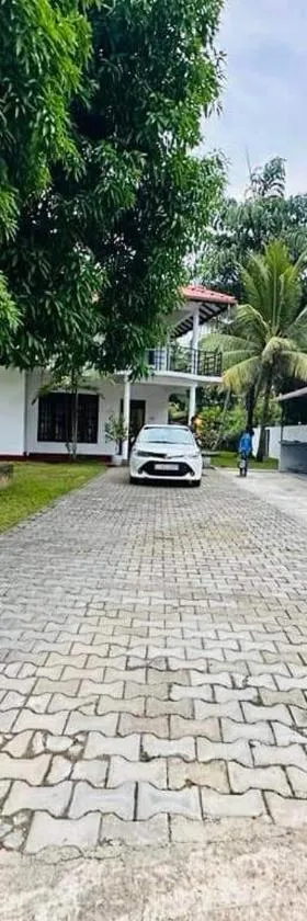 Hotel white house mahiyanganaya，位于马希延格讷的酒店