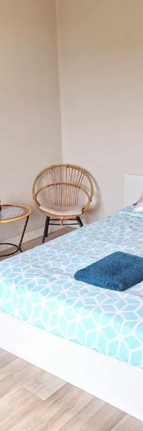 Eenvoudige slaapkamer Geraardsbergen，位于赫拉尔兹贝亨的酒店