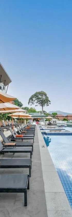 Andamantra Resort and Villa Phuket，位于芭东海滩的酒店