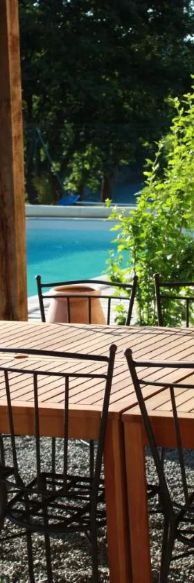 克里瓦提娜斯住宿加早餐旅馆，位于Pouzols-Minervois的酒店