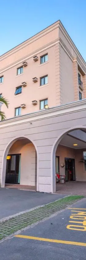 阿尔费纳斯卡拉斯酒店，位于阿尔费纳斯的酒店