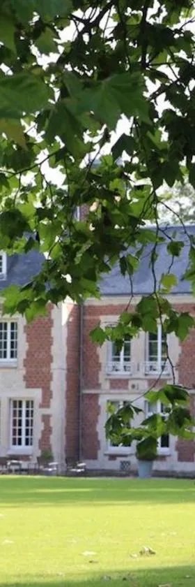Chambres d'Hotes Spa Château d'Omiécourt，位于Omiécourt的酒店
