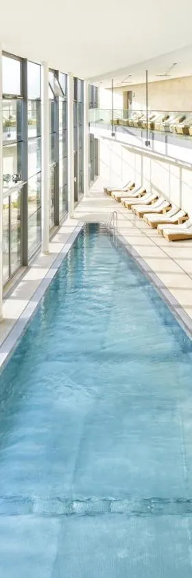 Therme Laa Hotel Silent Spa Villas，位于塔亚河畔拉镇的酒店