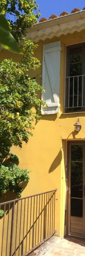 Chambre d'hôte Mas de Silvacane，位于拉罗克当泰龙的酒店