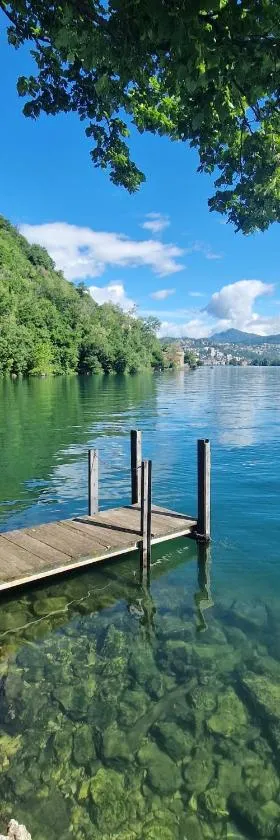 Dream Apartment Room lake 3，位于帕拉迪索的酒店