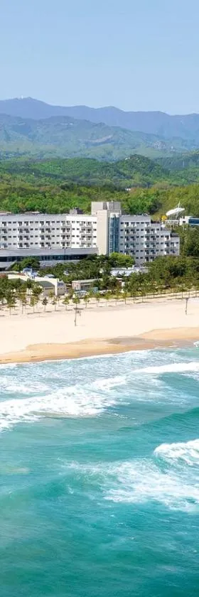 海洋之滨雪岳山海滩度假公寓式酒店，位于束草市的酒店