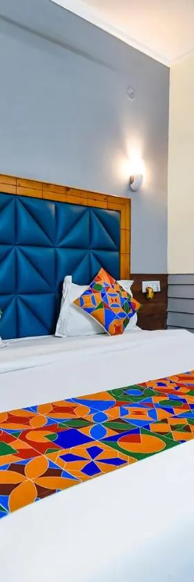 FabHotel KK Residency，位于Mājra的酒店