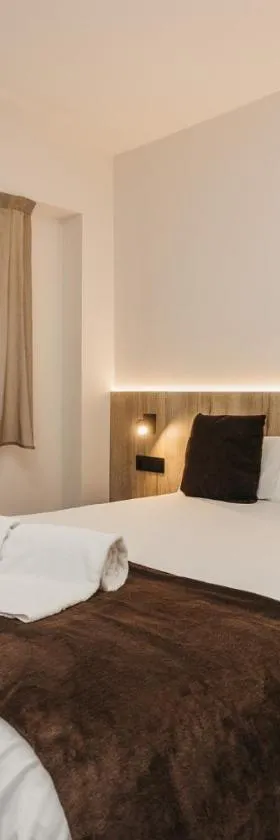 La Trobada Hotel Sport，位于里波尔的酒店