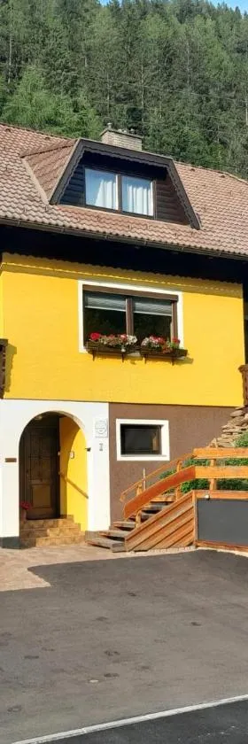 Haus Sonnblick，位于Pusterwald的酒店