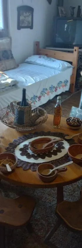 Domaćinstvo Jovanović，位于Cerovica的酒店