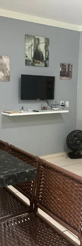 AP inteiro com ar condicionado，位于戈亚尼亚的酒店
