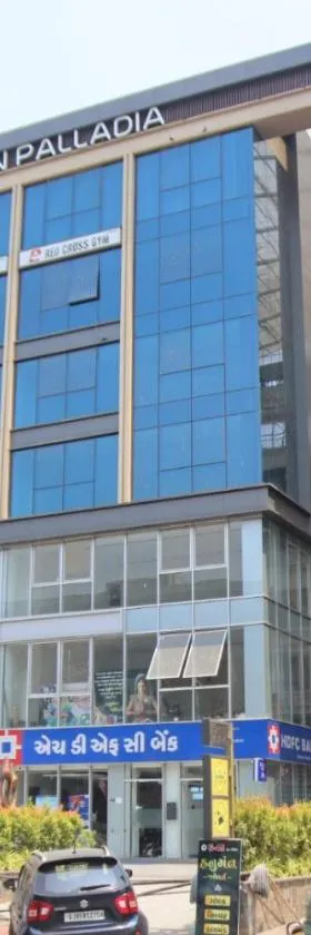 Hotel Gold Palace Inn，位于苏拉特的酒店
