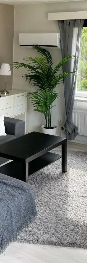 Wanha Koulu Tahko 4h Huone, Sauna, Minikeittiö, RinteetSpaRavintola 6km, Sali, Wifi, Lemm OK, Edukas，位于Reittiö的酒店