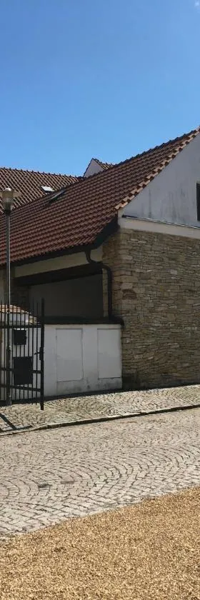 Holubník statečných žen králových，位于Luže的酒店