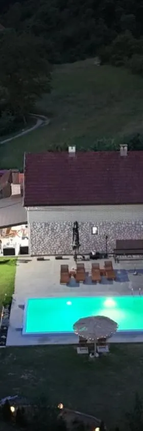 Zelinjski vidikovac，位于兹沃尔尼克的酒店