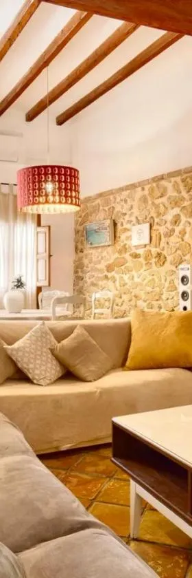 Casa Rural Les Avies cerca del mar，位于拉努西亚的酒店