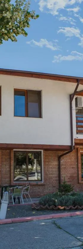 Family Hotel Kipra，位于Kipra的酒店