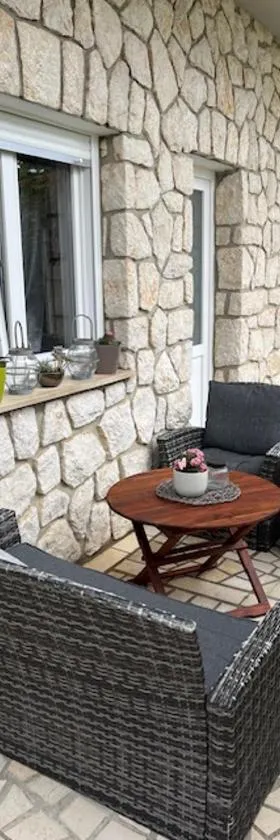 Apartman Laura，位于德拉马利的酒店