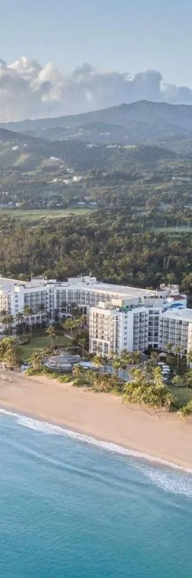 Wyndham Grand Rio Mar Rainforest Beach and Golf Resort，位于里奥格兰德的酒店