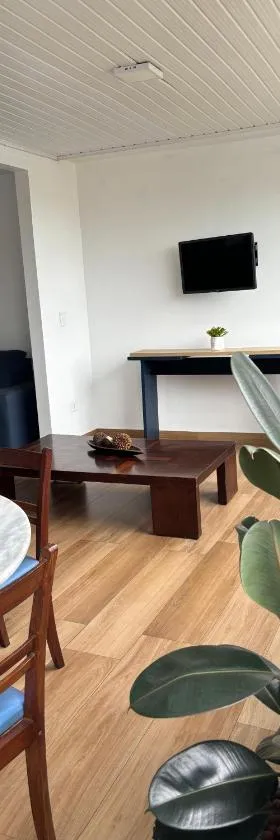 HOTEL PORTO，位于瓦伦萨的酒店