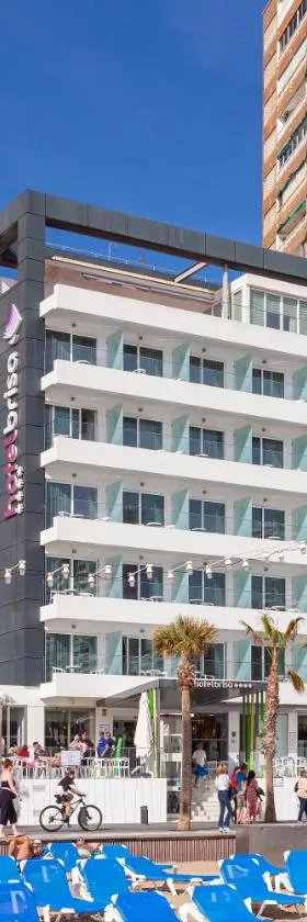 布里萨酒店，位于贝尼多姆的酒店