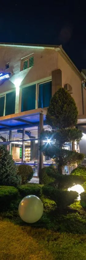 卢卡酒店，位于贝拉内的酒店