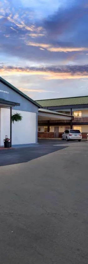 Quality Inn，位于Lawrenceburg的酒店