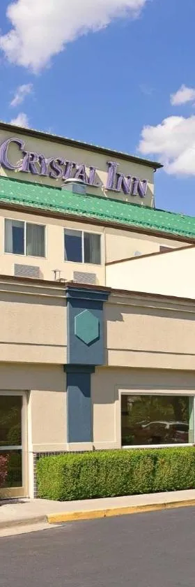 Crystal Inn Hotel & Suites - West Valley City，位于西瓦利城的酒店