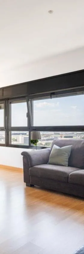 Amazing Apart Fira Barcelona and 15' from Bcn center with pool，位于Las Corts的酒店
