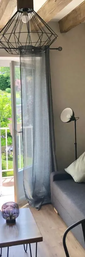 VerOliv : Superbe appartement rénové proche du centre-ville，位于勒克佐的酒店