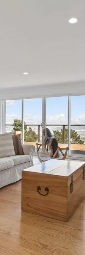 Stunning Views by the Bay 2BR，位于布里斯班的酒店