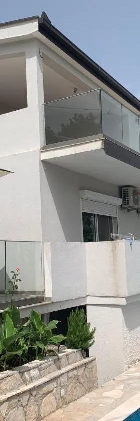 Villa DanDan Sutomore，位于Zagrađe的酒店