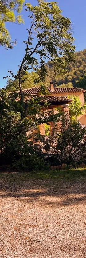 Bastide Du Maoupas Gîtes，位于Belgentier的酒店