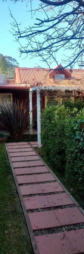 Bella Rouge Cottage，位于布赖特的酒店