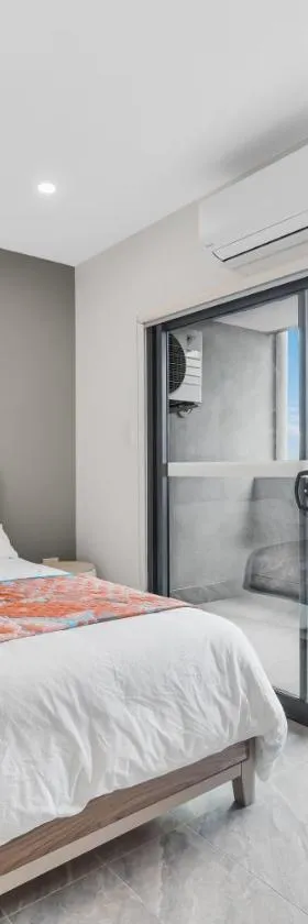 Brand New Furnished Studios，位于Padstow的酒店