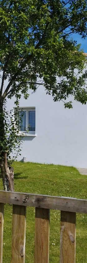 Studio entre terre et mer，位于Saint-Romain-de-Benet的酒店