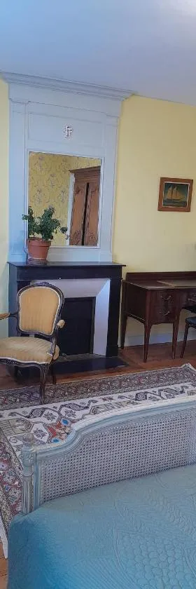 Chambres d'hôtes de charme dans maison de maitre XIXème，位于Périers的酒店