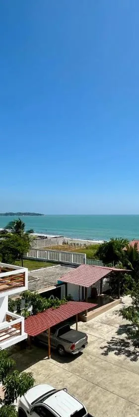 HOTEL SUEÑOS BEACH，位于佩德纳莱斯的酒店