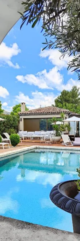 Hotel Bastide & SPA - Villa de Lourmarin，位于卢马罕的酒店