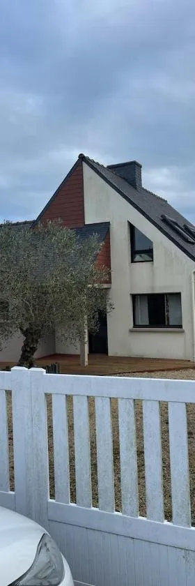 Un ptit coin de paradis chez JF et Daisy à Plouescat，位于普卢埃斯卡的酒店