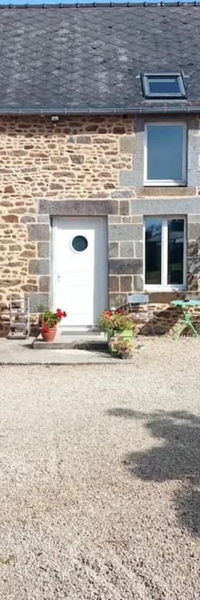 gîte Ti Mad entre saint-malo et le mont st michel，位于Bonnemain的酒店