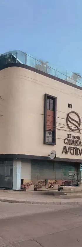 Hotel Quarta Avenida，位于蒙特里亚的酒店