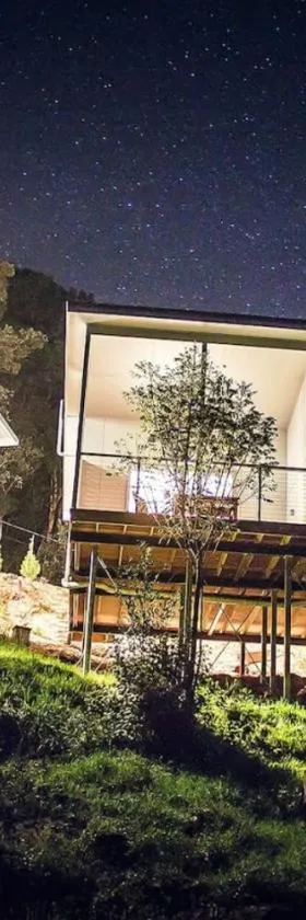 Byron Bay Hinterlands - Dreaming Woods Studio，位于班加洛的酒店
