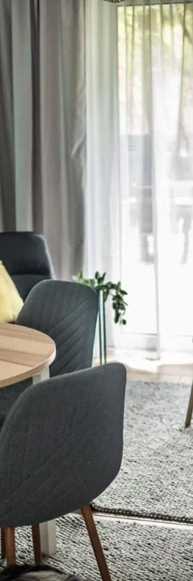Domek z ogrodem i dwoma sypialniami blisko plaży，位于波别罗沃的酒店
