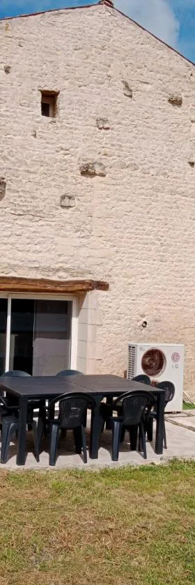La grange pyratelle，位于Puyravault的酒店