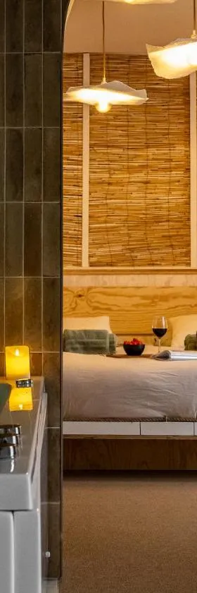 Love Room Suite Bali - Auray en Bretagne，位于Brech的酒店